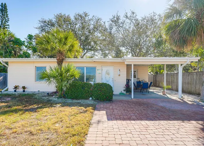 Holiday home Walk To & Sun! Breezy Indian Rocks Clearwater Beach